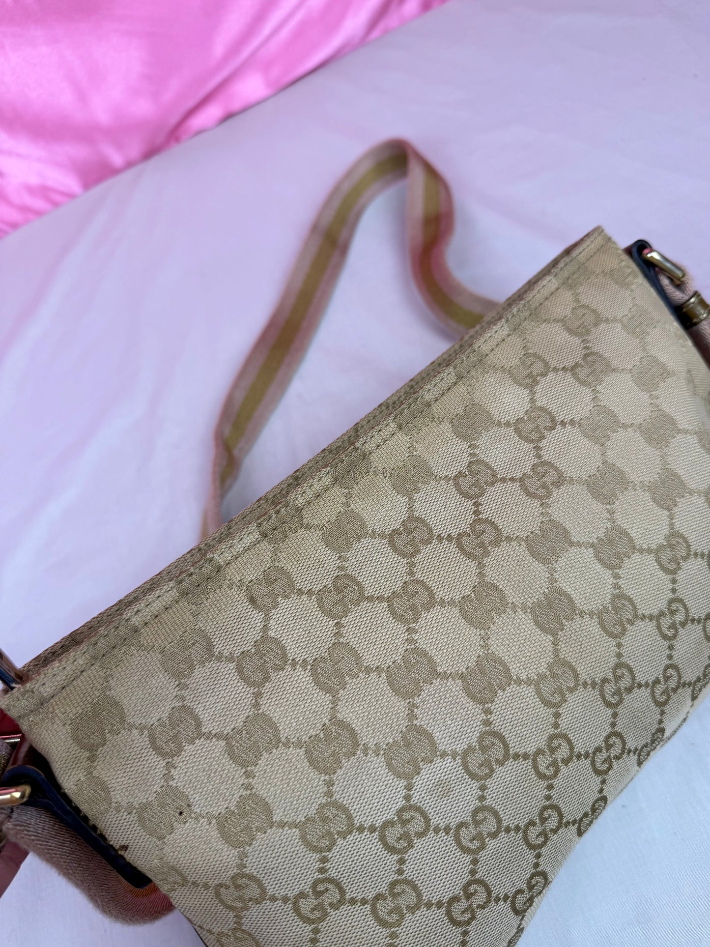 Gucci Metallic Messenger