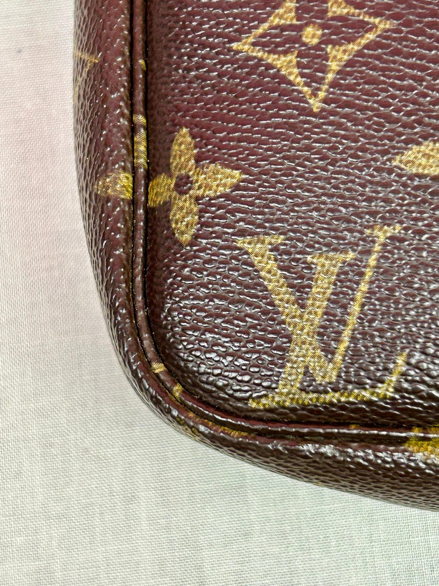 Pochette Accessories