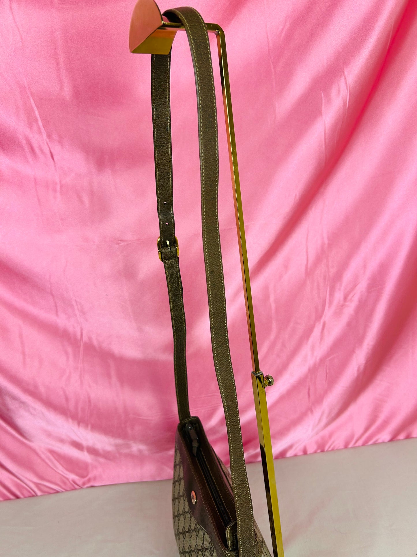 Medium Vintage Supreme