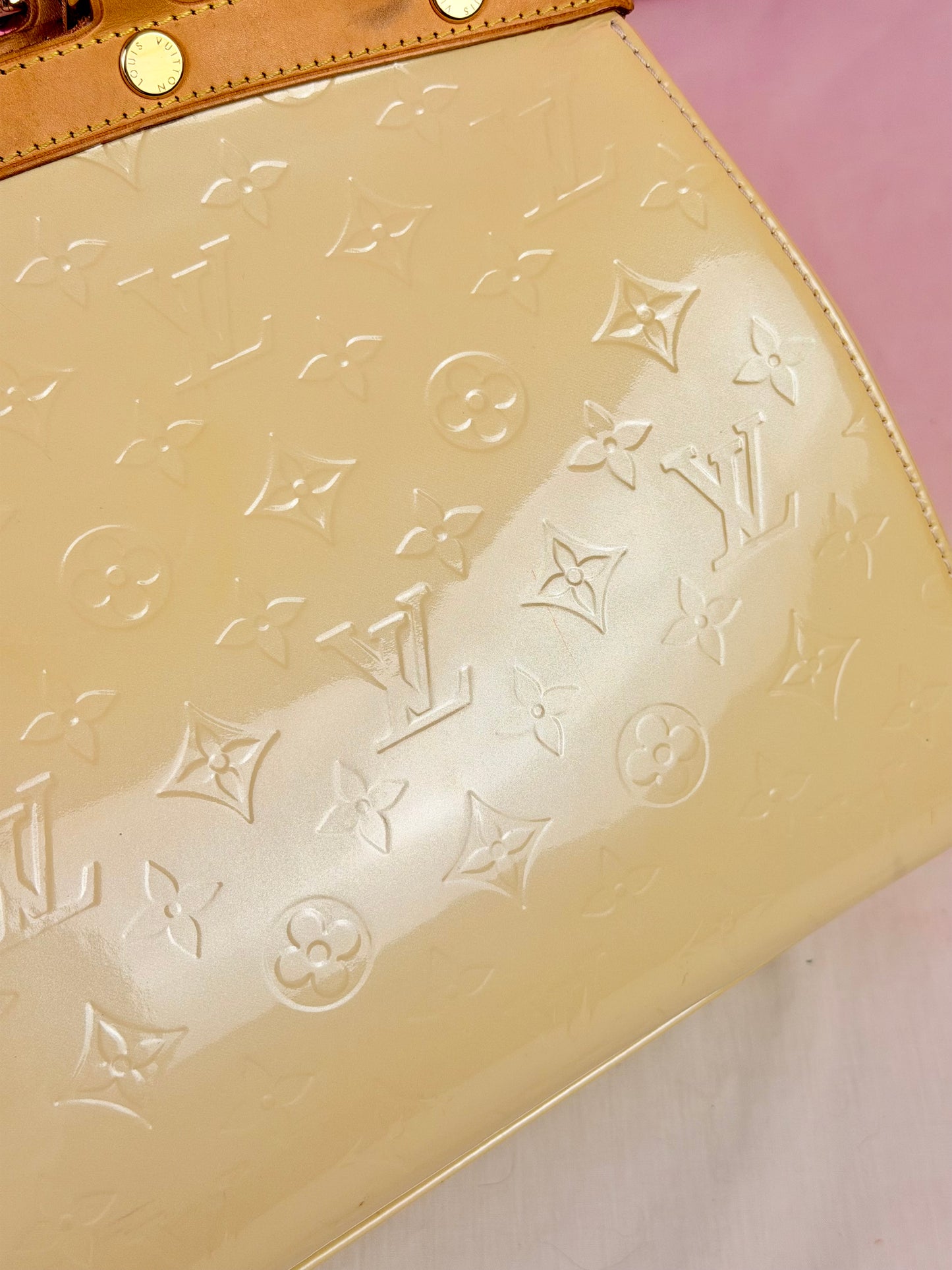Brea MM in Pale Yellow Vernis