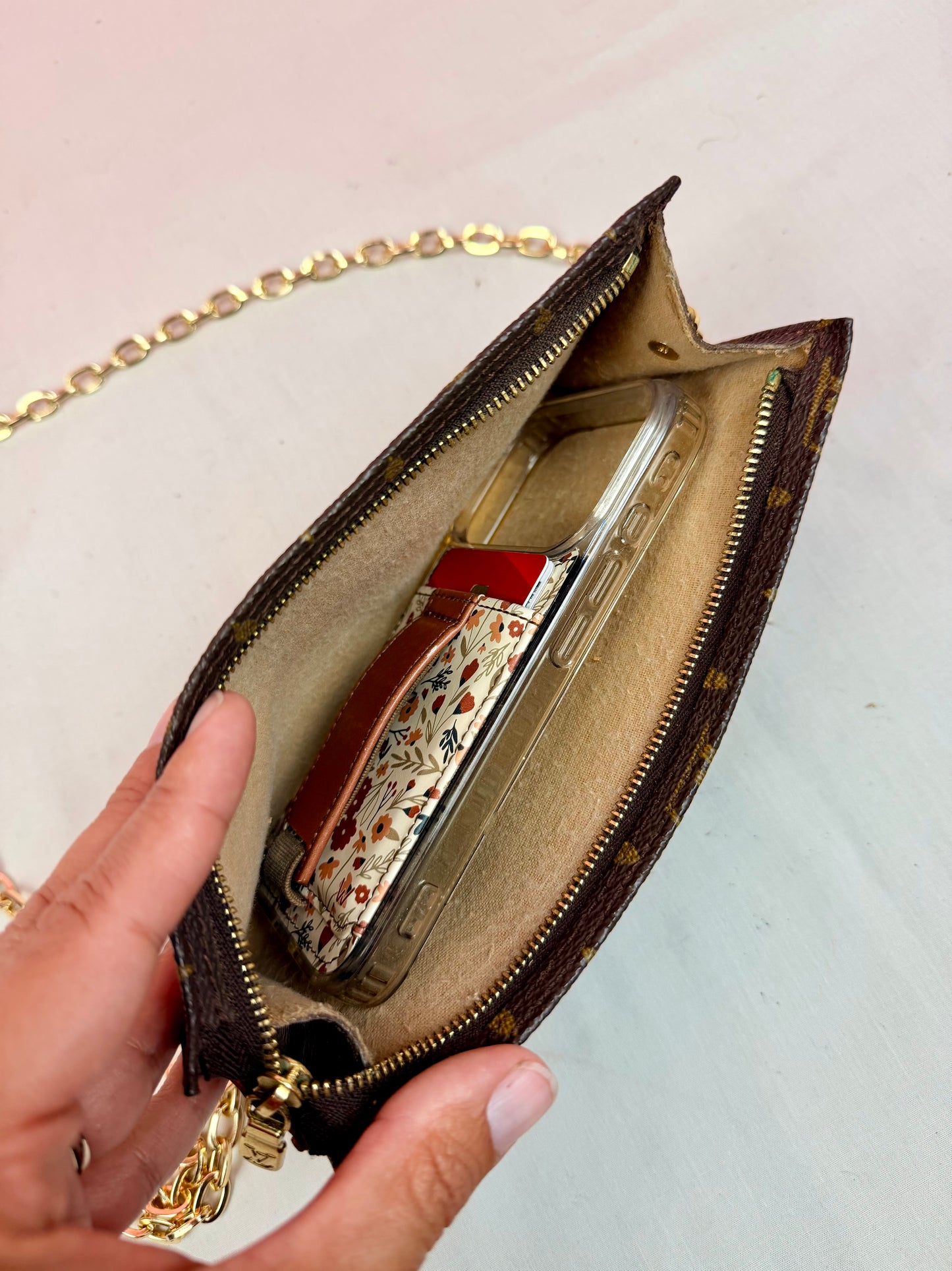 Bucket Pouch GM on Chain