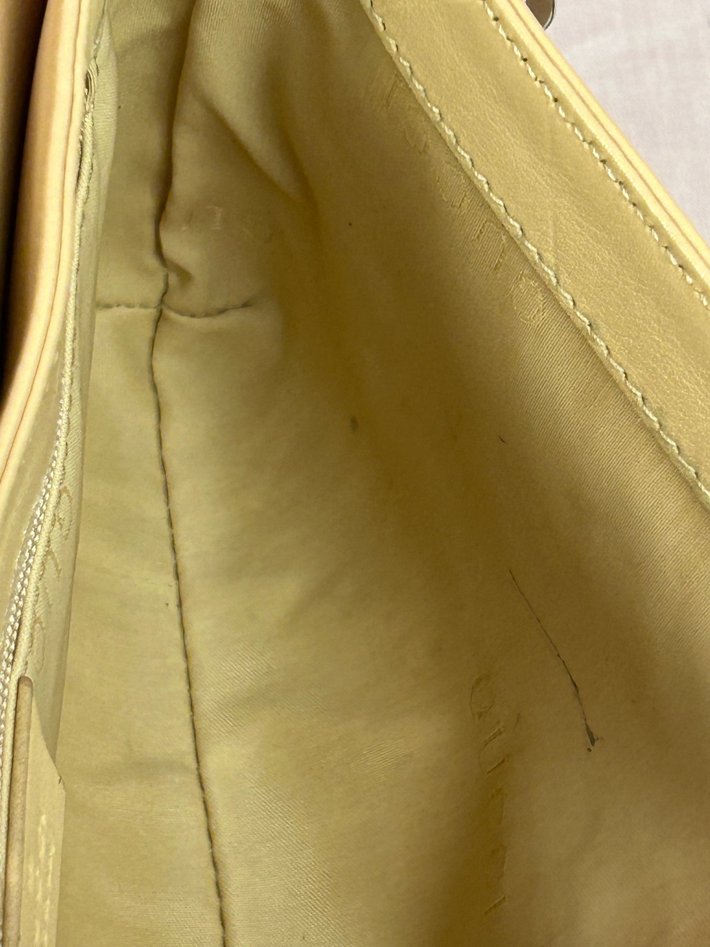 Gucci Beige Chain Shoulder Bag