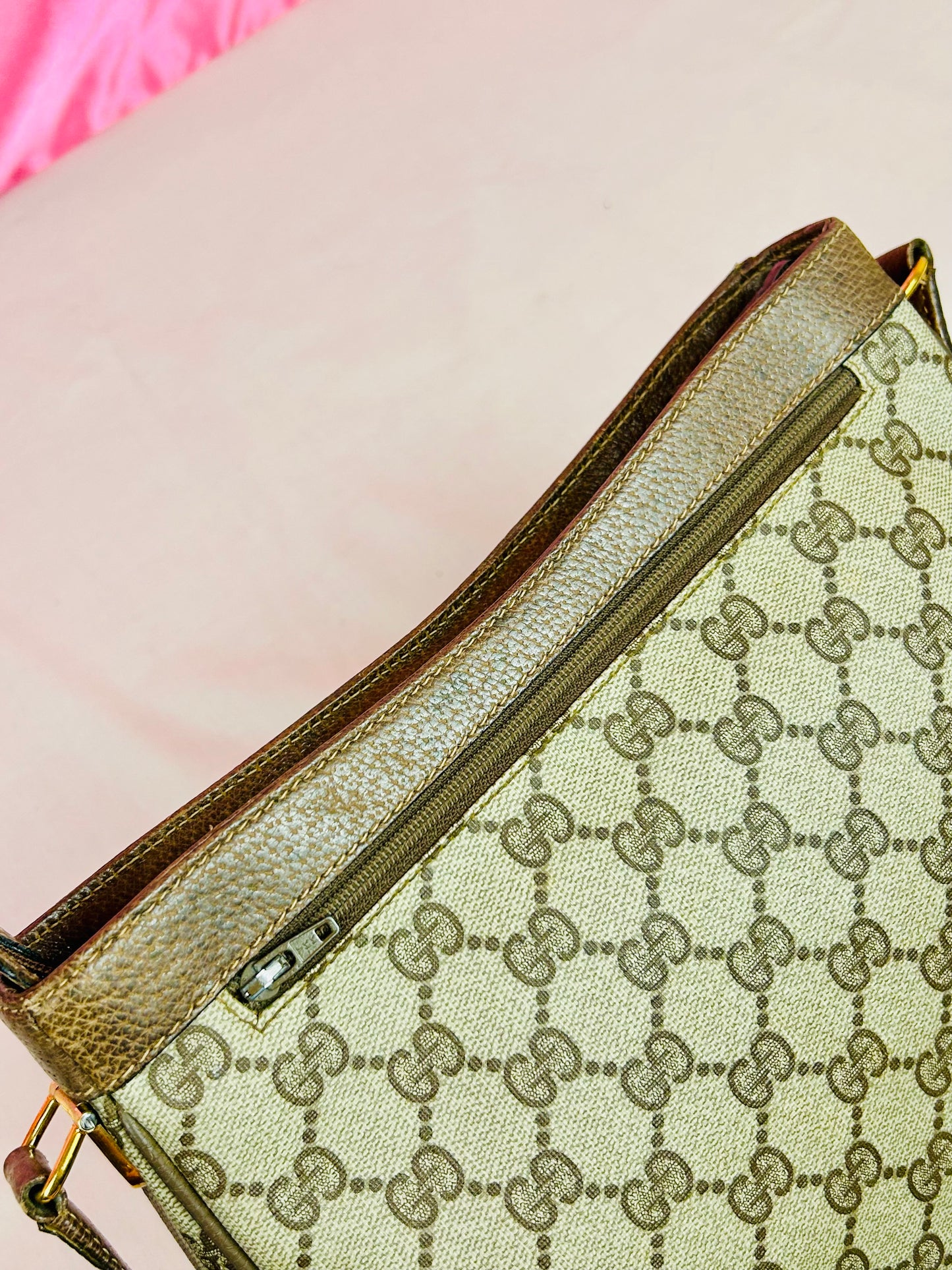 Medium Vintage Supreme