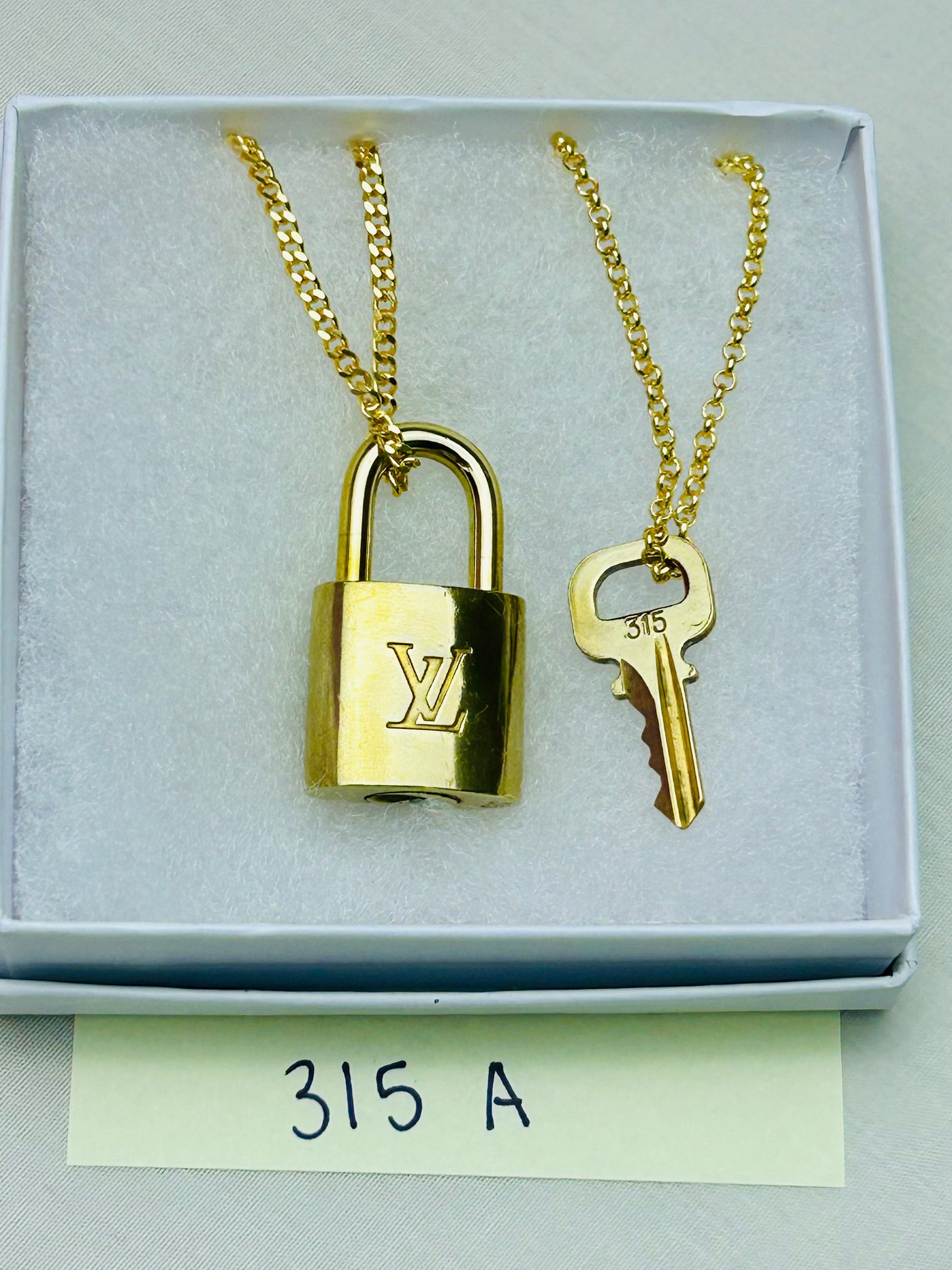 Lock and Key Necklace Set (20)