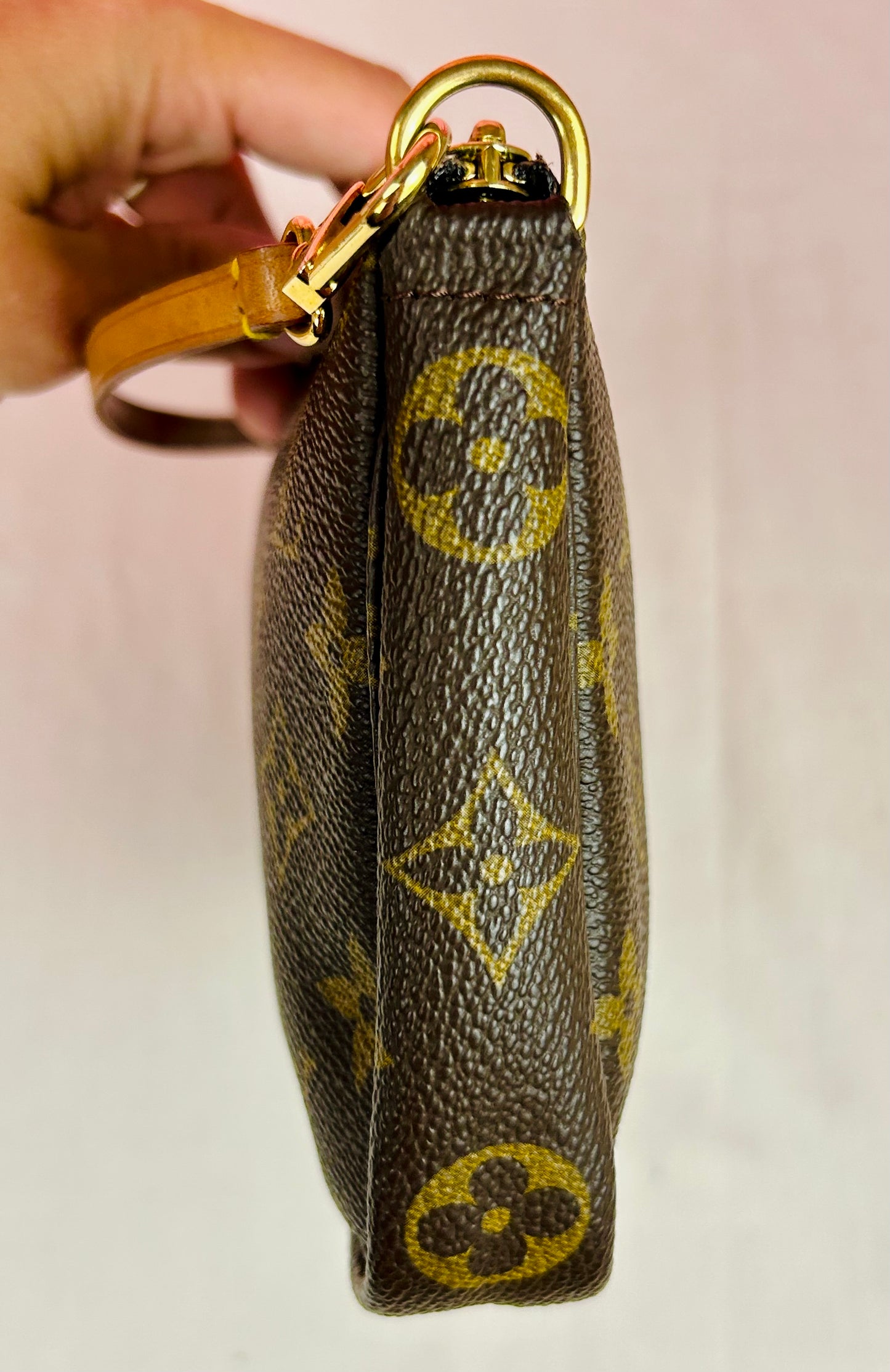 Pochette Accessories