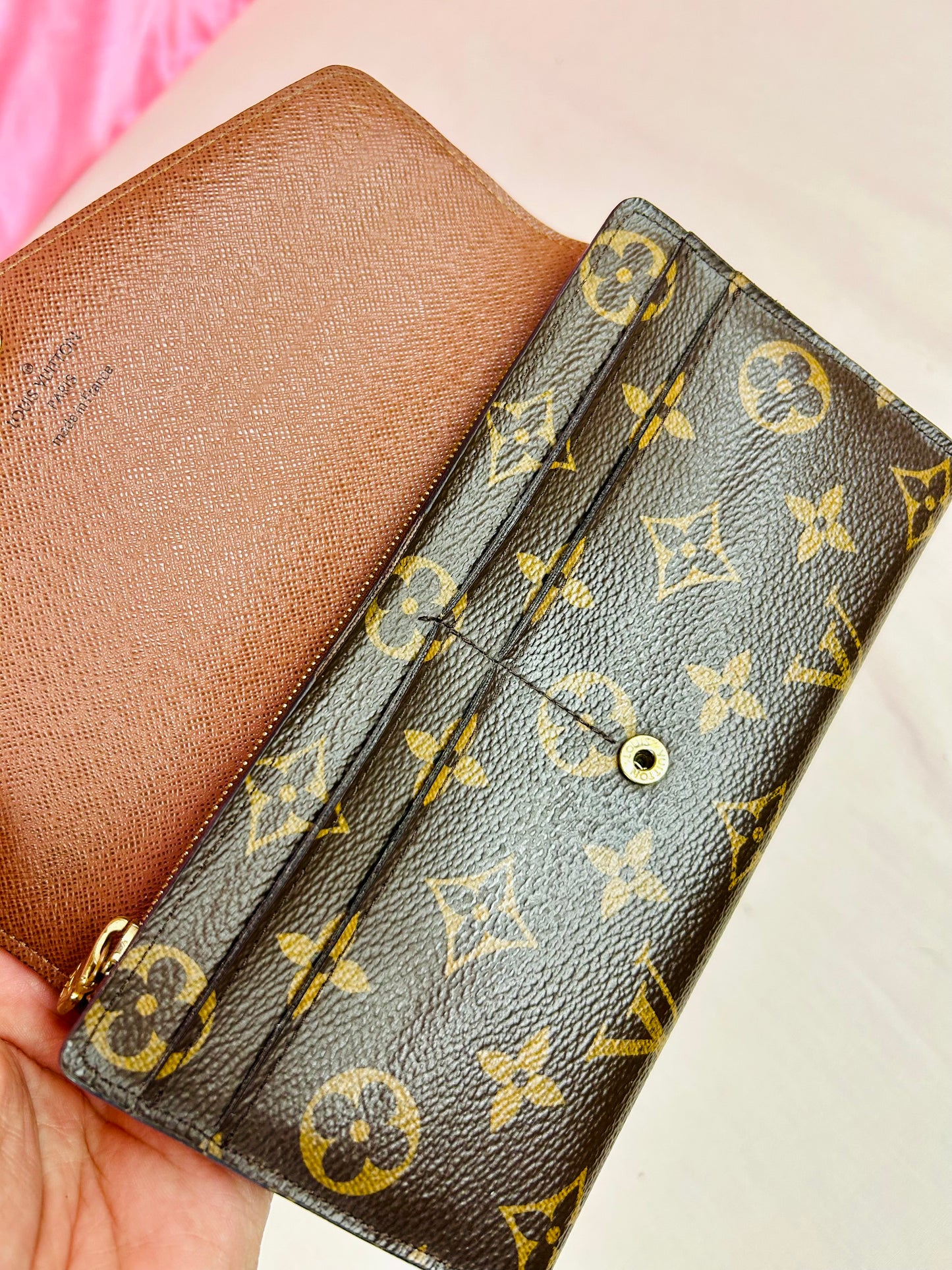 Sarah Wallet NM in Monogram/Brown