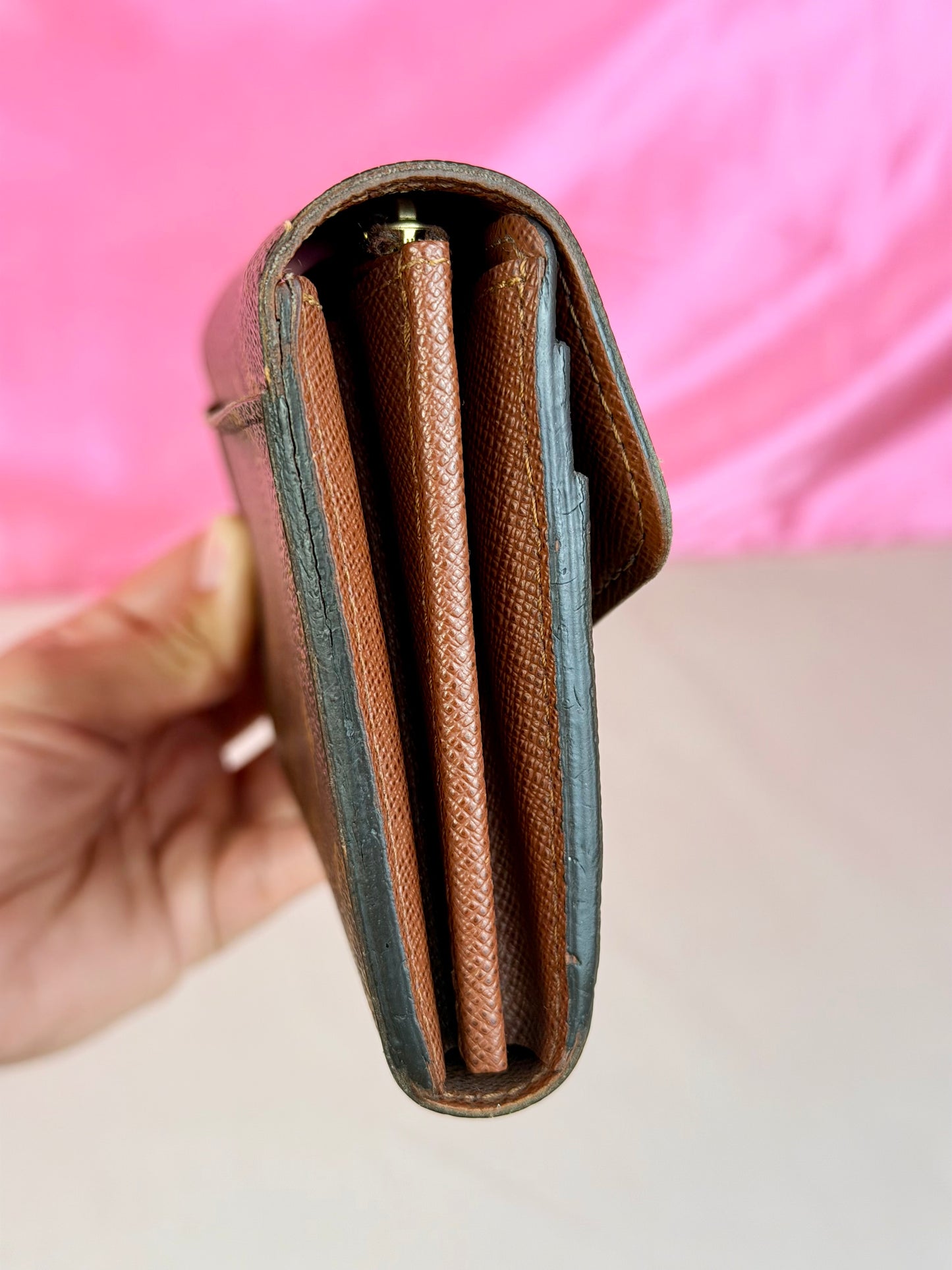 Sarah Wallet in Mono/Brown