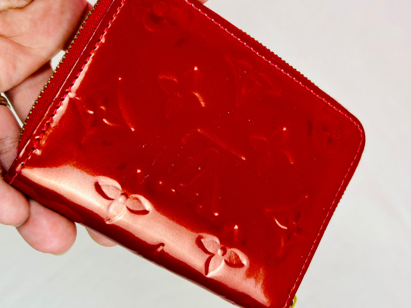 Red Vernis Zippy Card Case