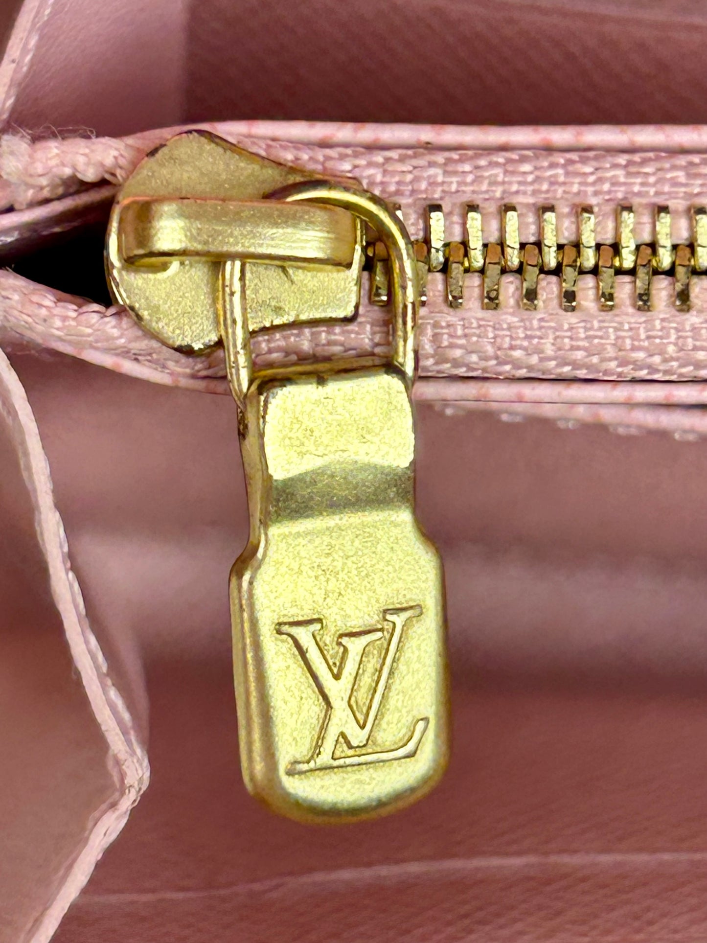 Sarah Wallet NM in Monogram/Rose