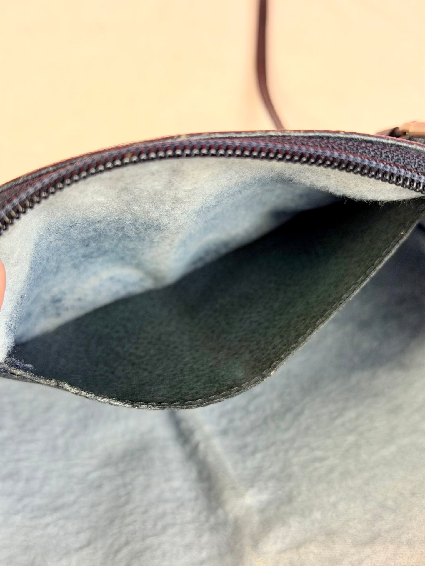Gucci Navy Sherry Line Dome