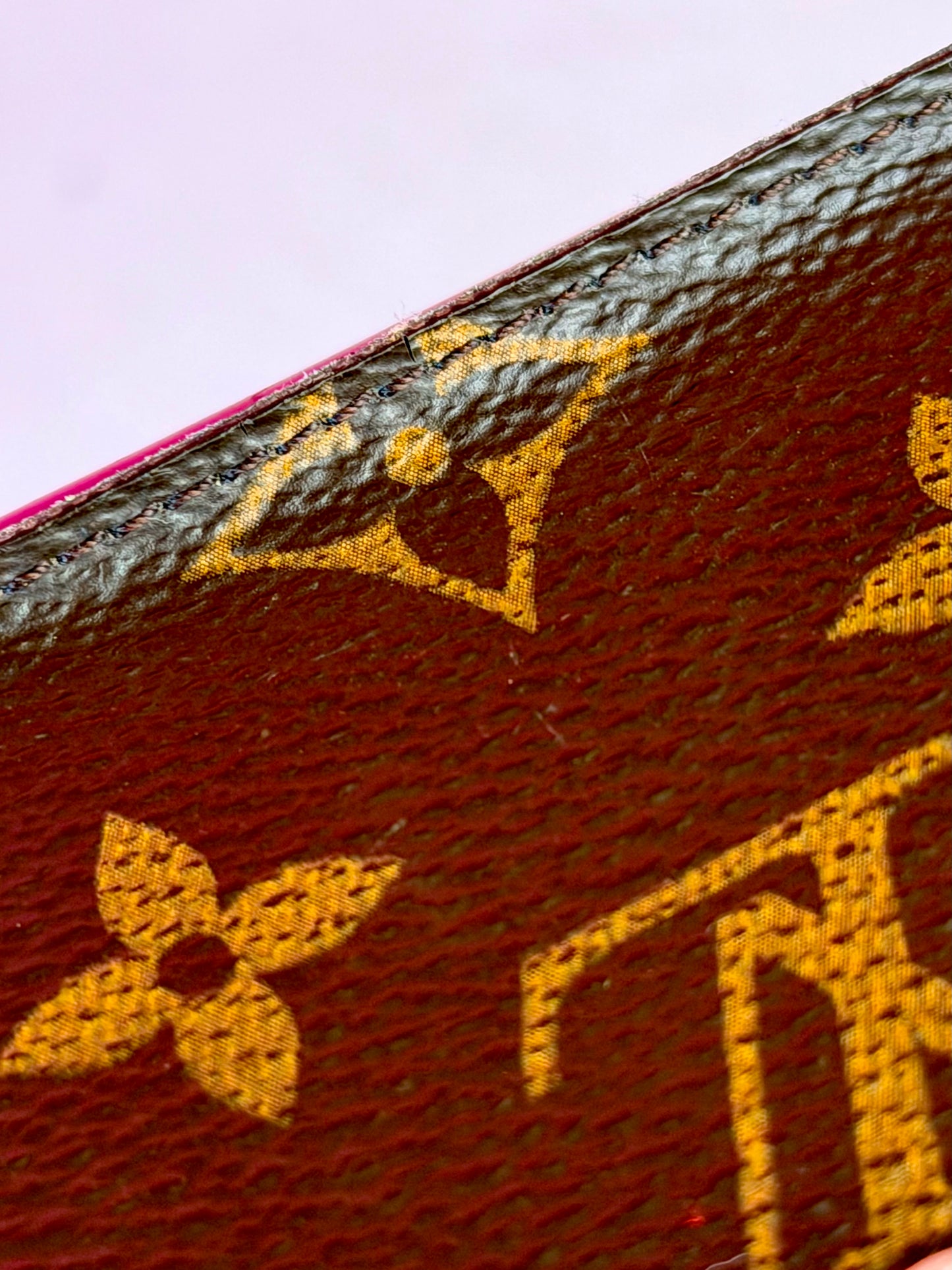 Zoe Wallet in Mono/Berry