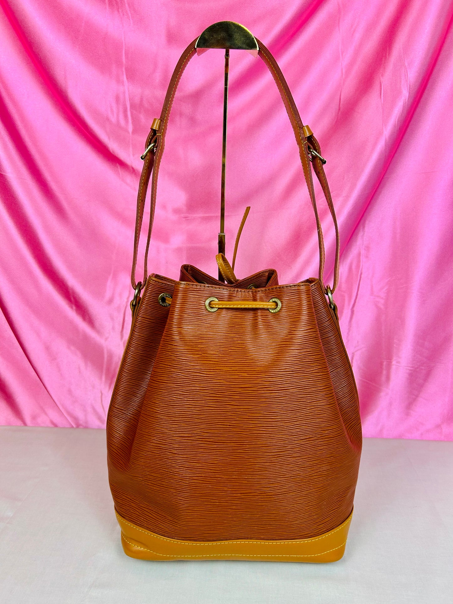 Noe in Epi brown