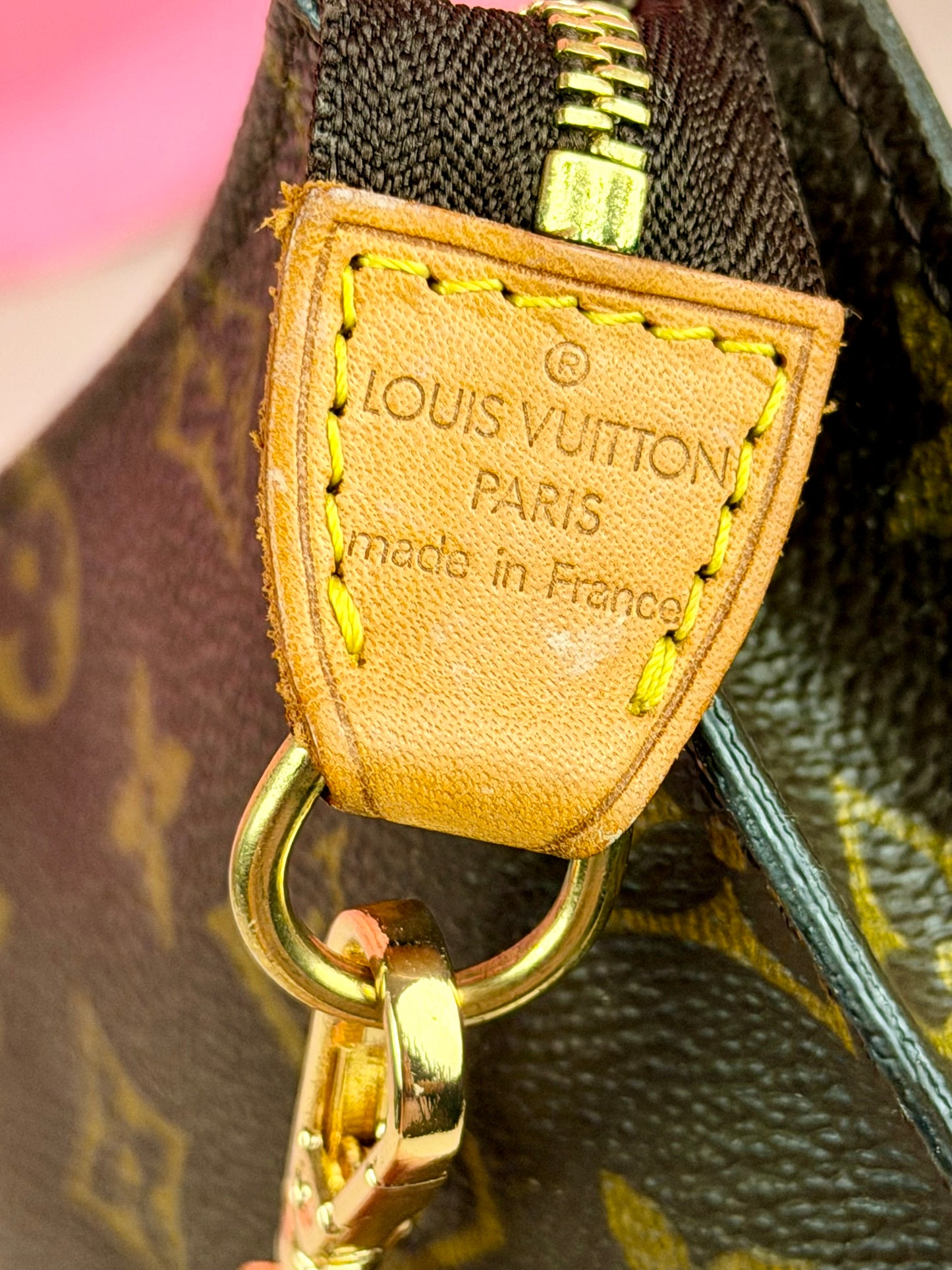 Bucket Pouch PM on Chain