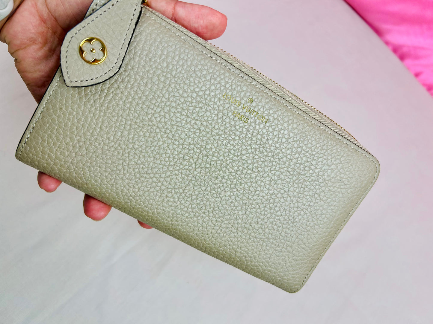 Taurillon Comet Taupe Zippy Wallet