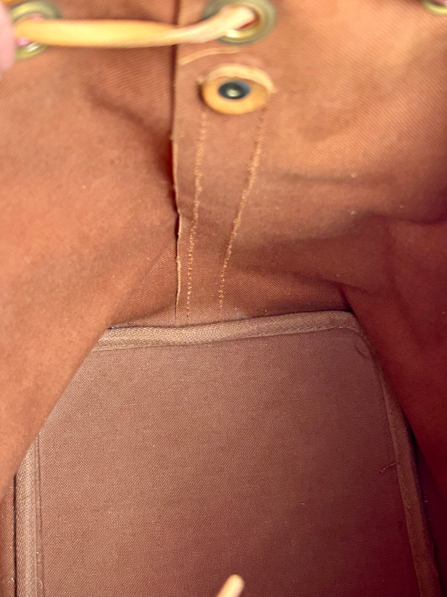 Vintage Petite Noe