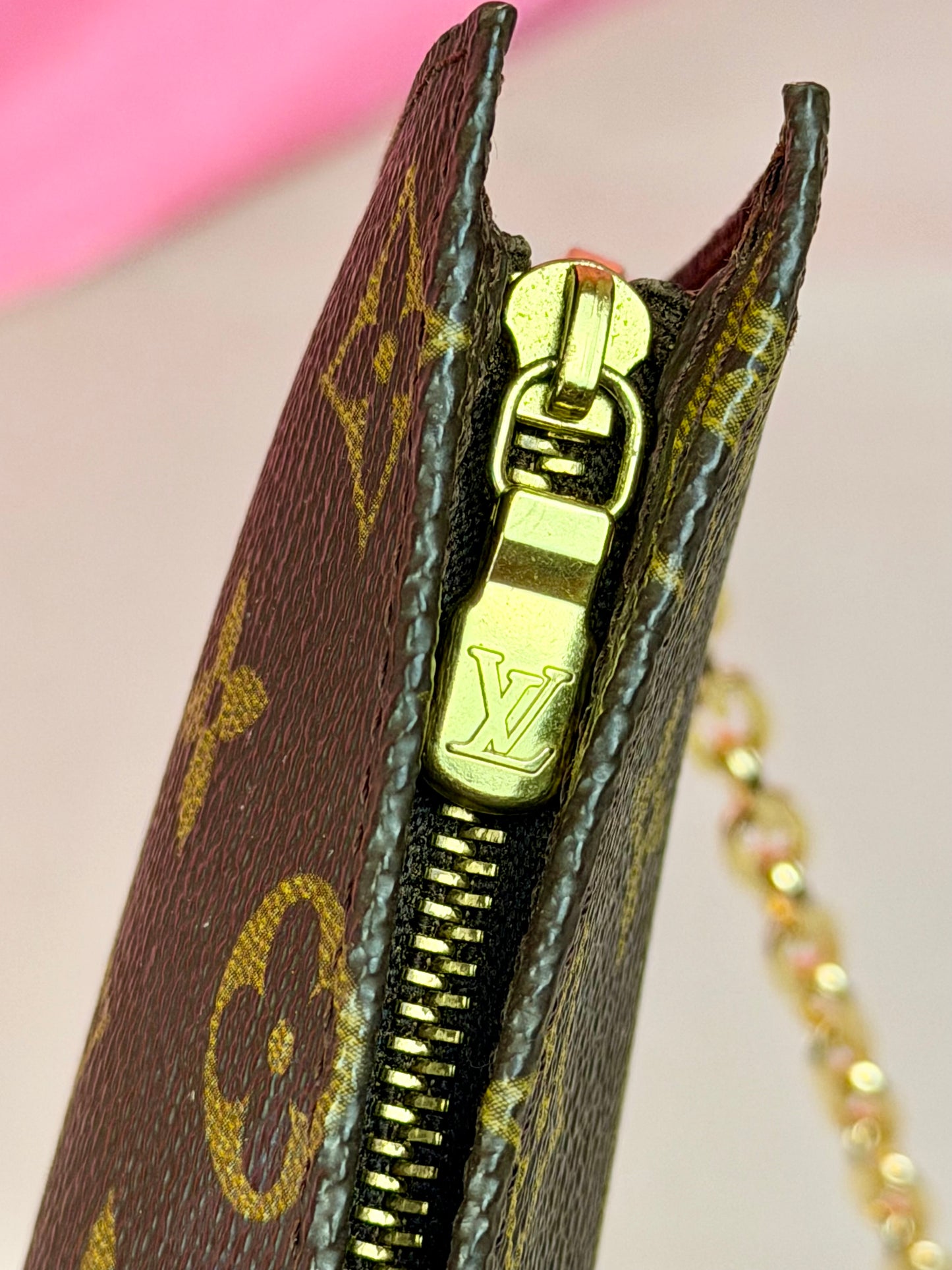 Bucket Pouch GM on Chain
