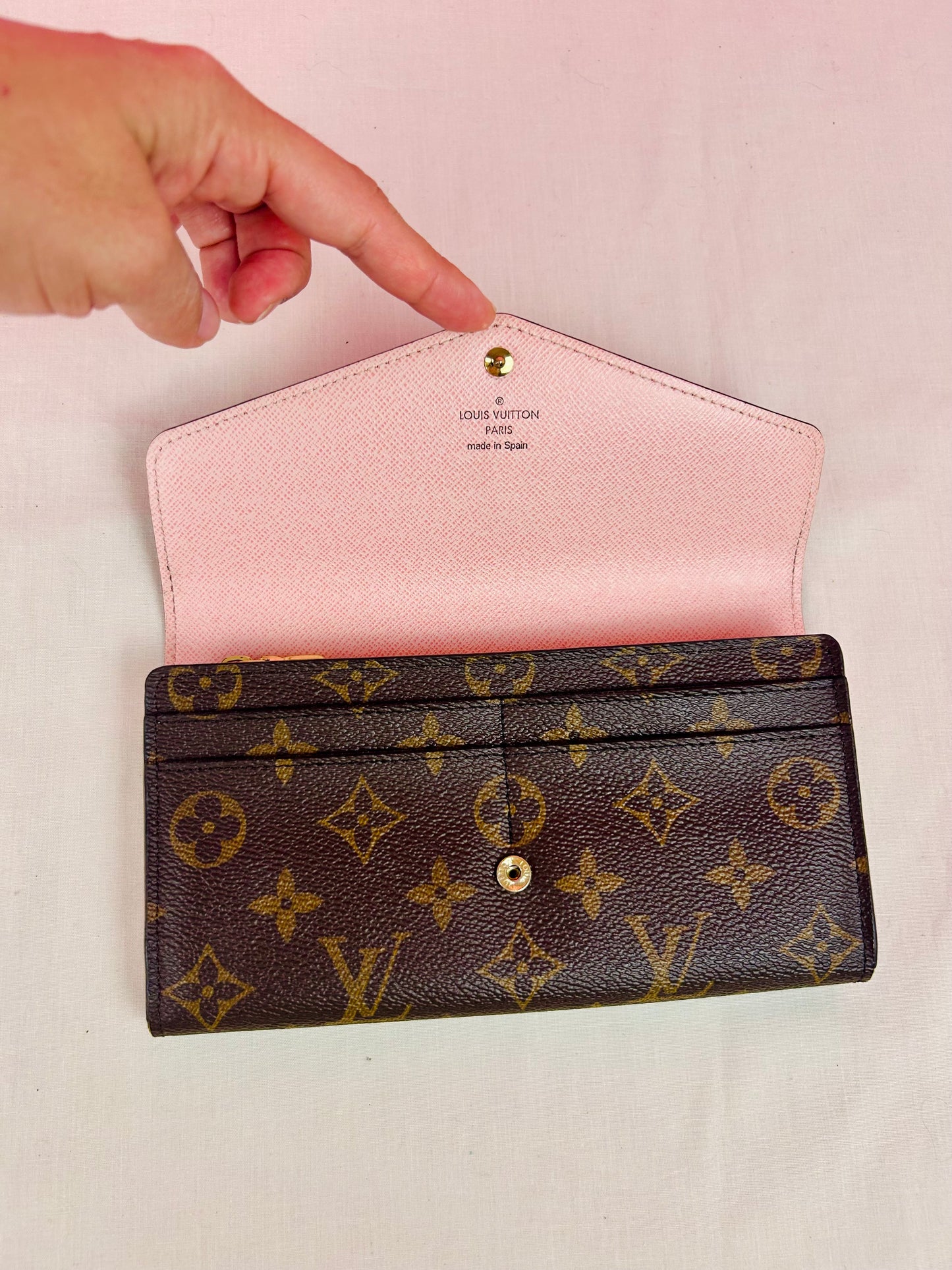 Sarah Wallet NM in Monogram/Rose