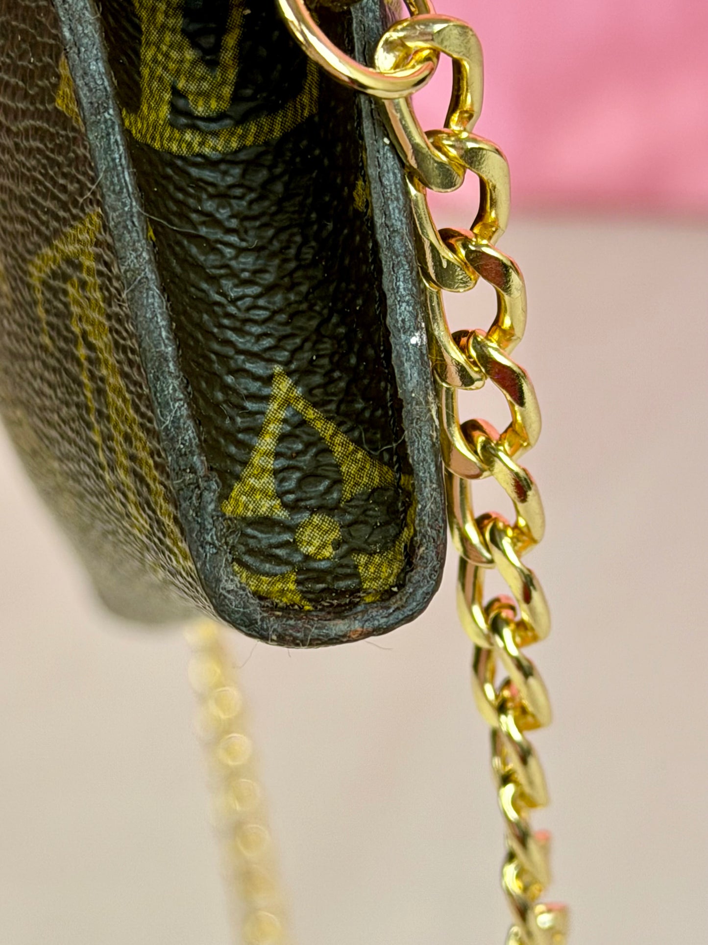Bucket Pouch GM on Chain