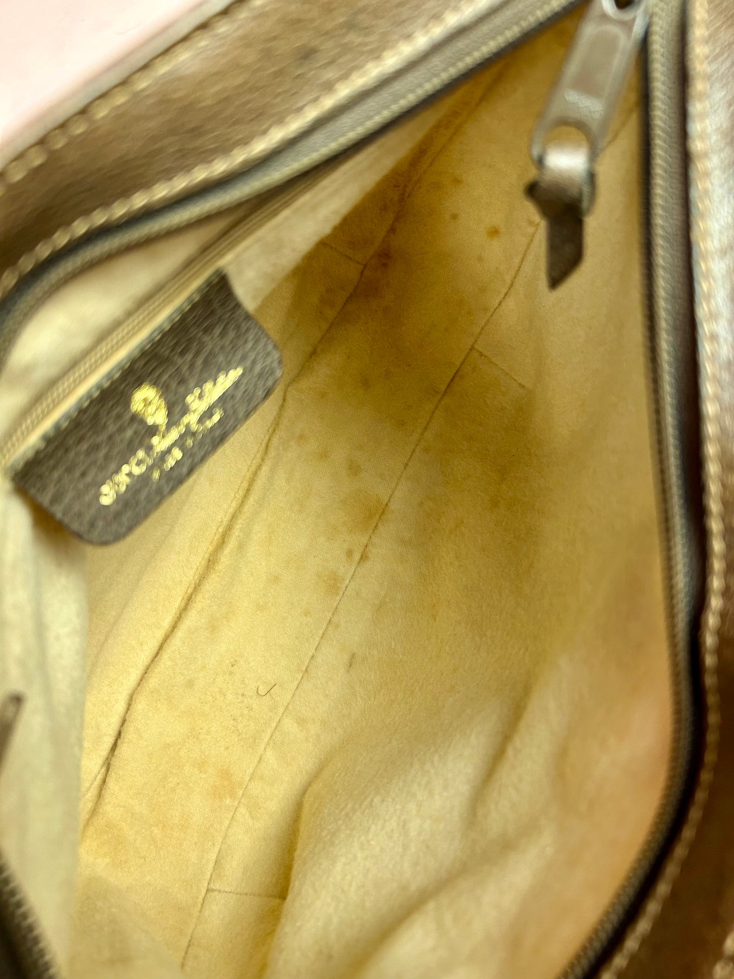 Medium Vintage Supreme