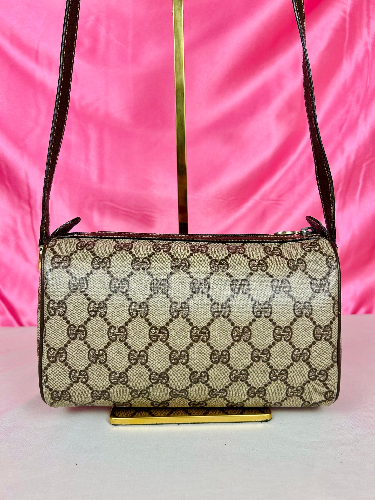 Oval Sherry Line Crossbody