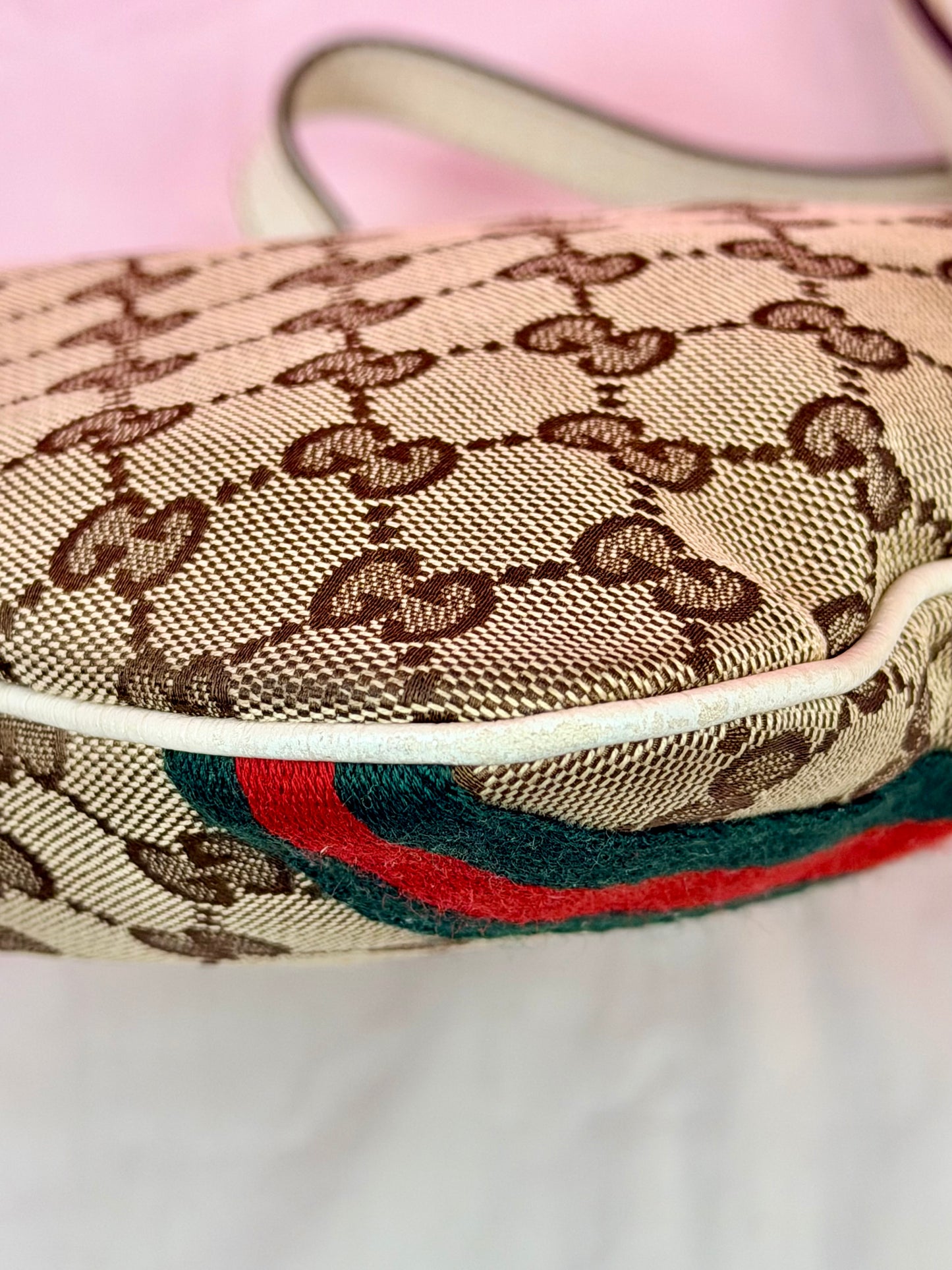 White Sherry Line Crossbody