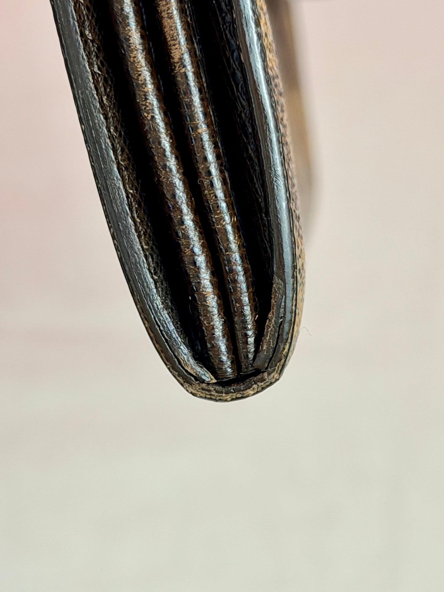 Sarah Wallet in DE (Old Model)