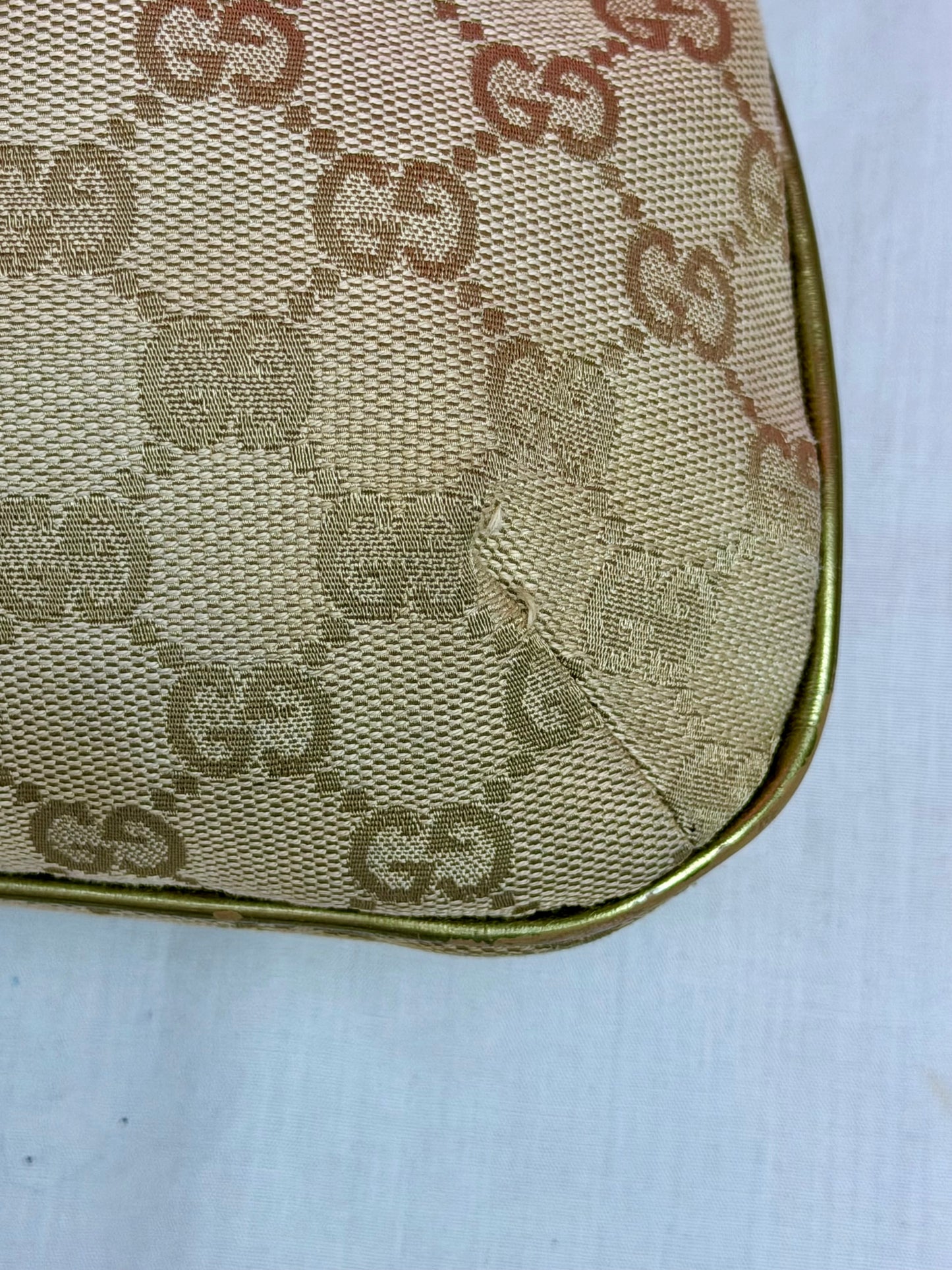 Gucci Metallic Messenger