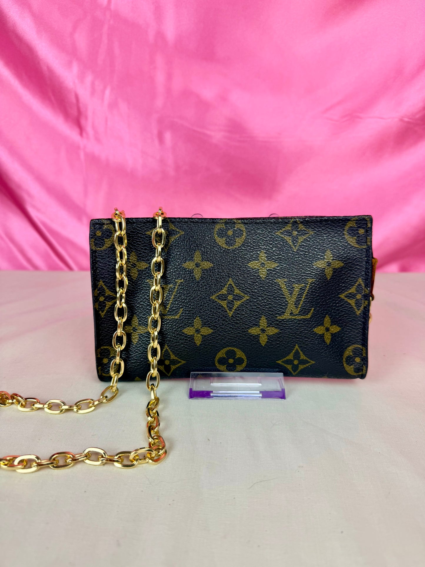 Bucket Pouch PM on Chain