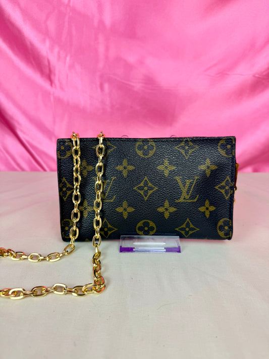Bucket Pouch PM on Chain