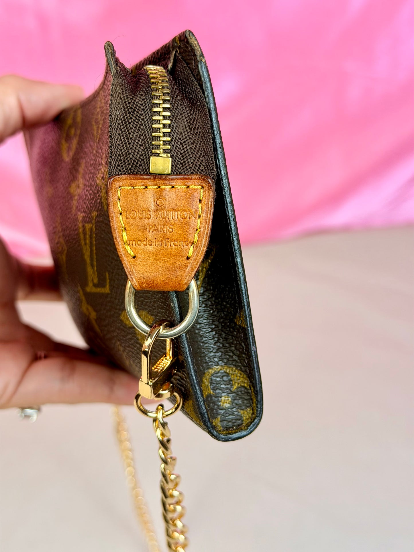 Bucket Pouch PM on Chain