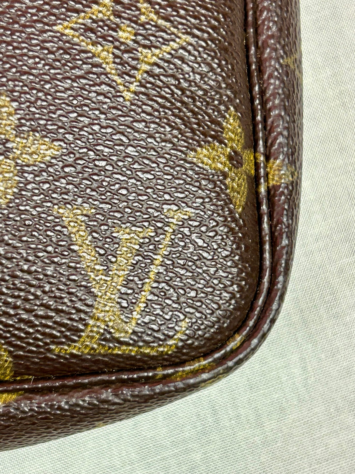 Pochette Accessories