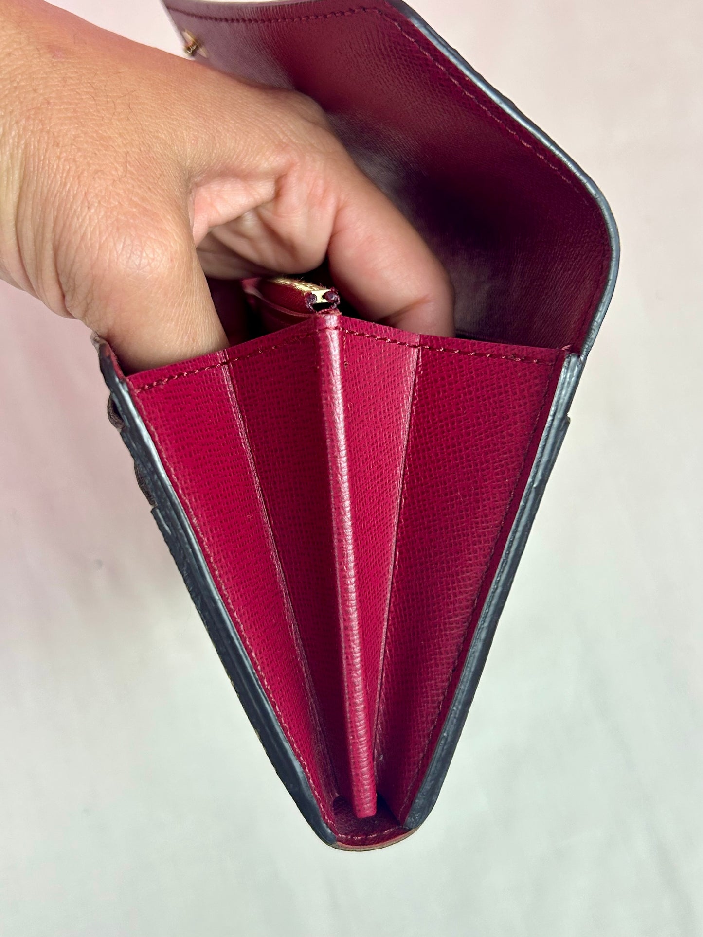 Sarah Wallet NM Monogram/Berry