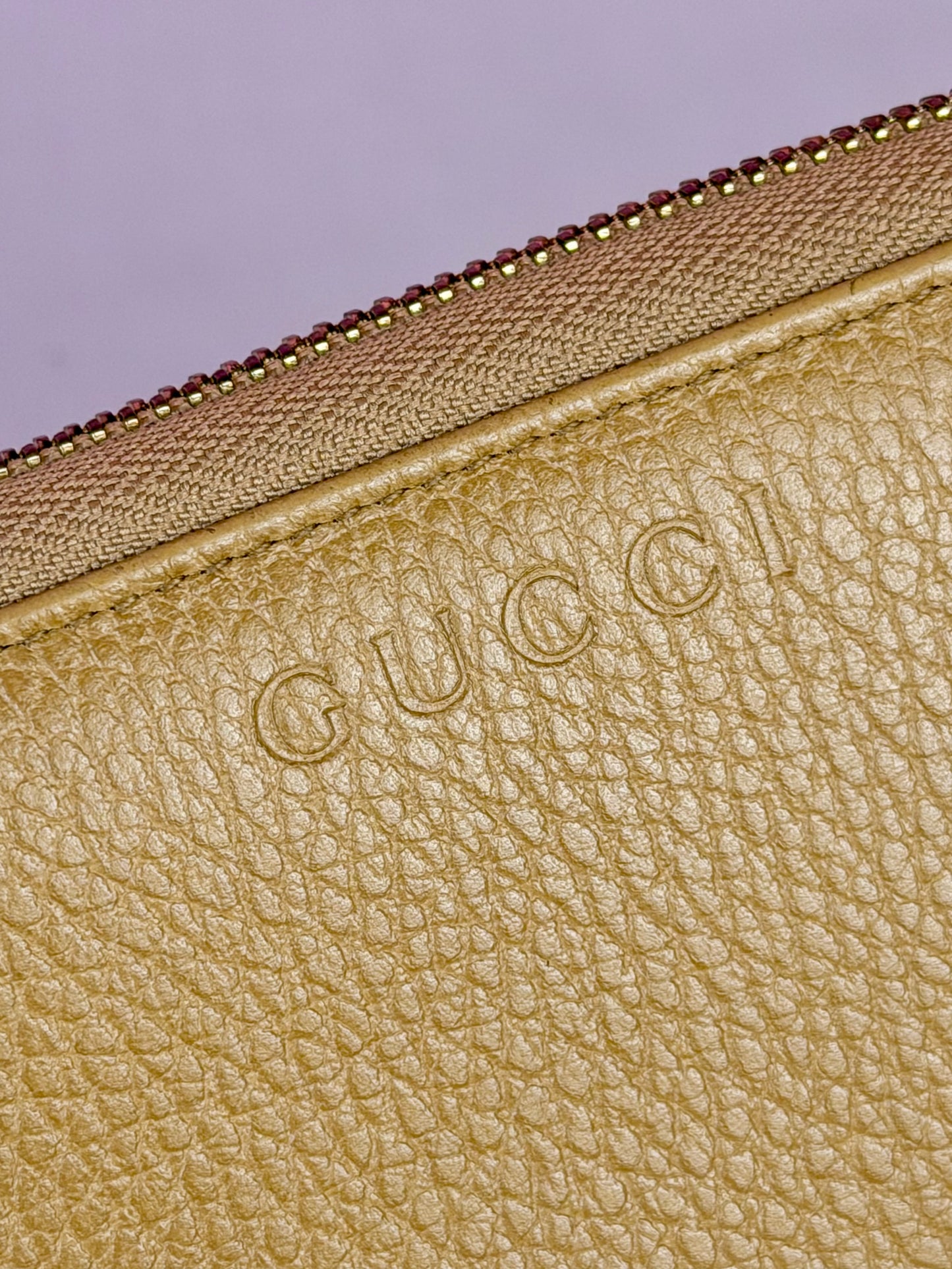 Gucci Beige Compact Zippy