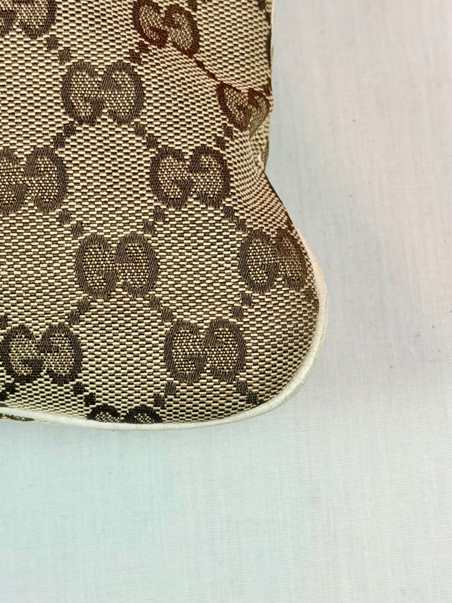 White Sherry Line Crossbody