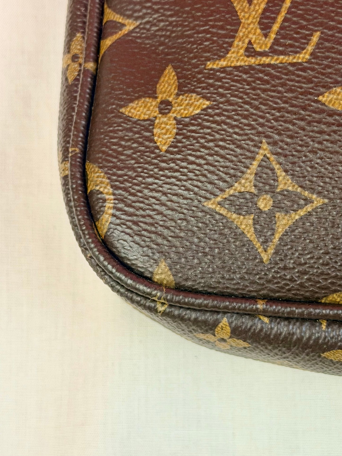Large Pochette