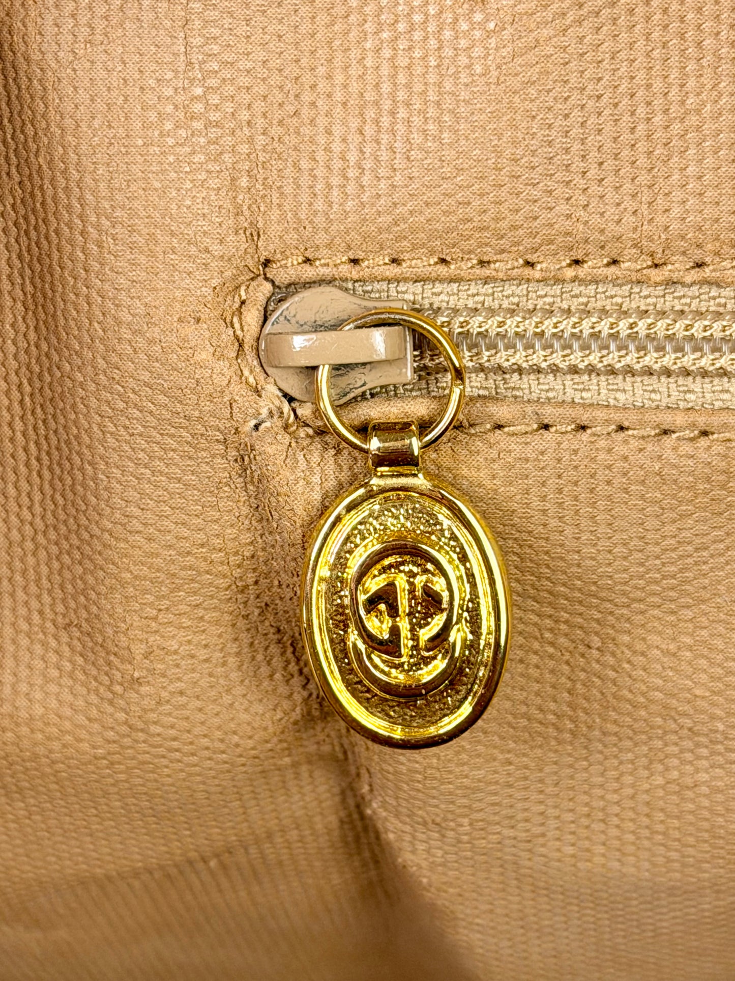 Gucci Supreme Alma