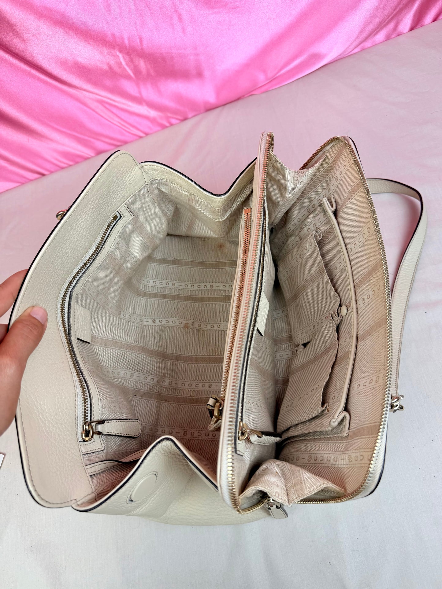 White Leather Interlocking G