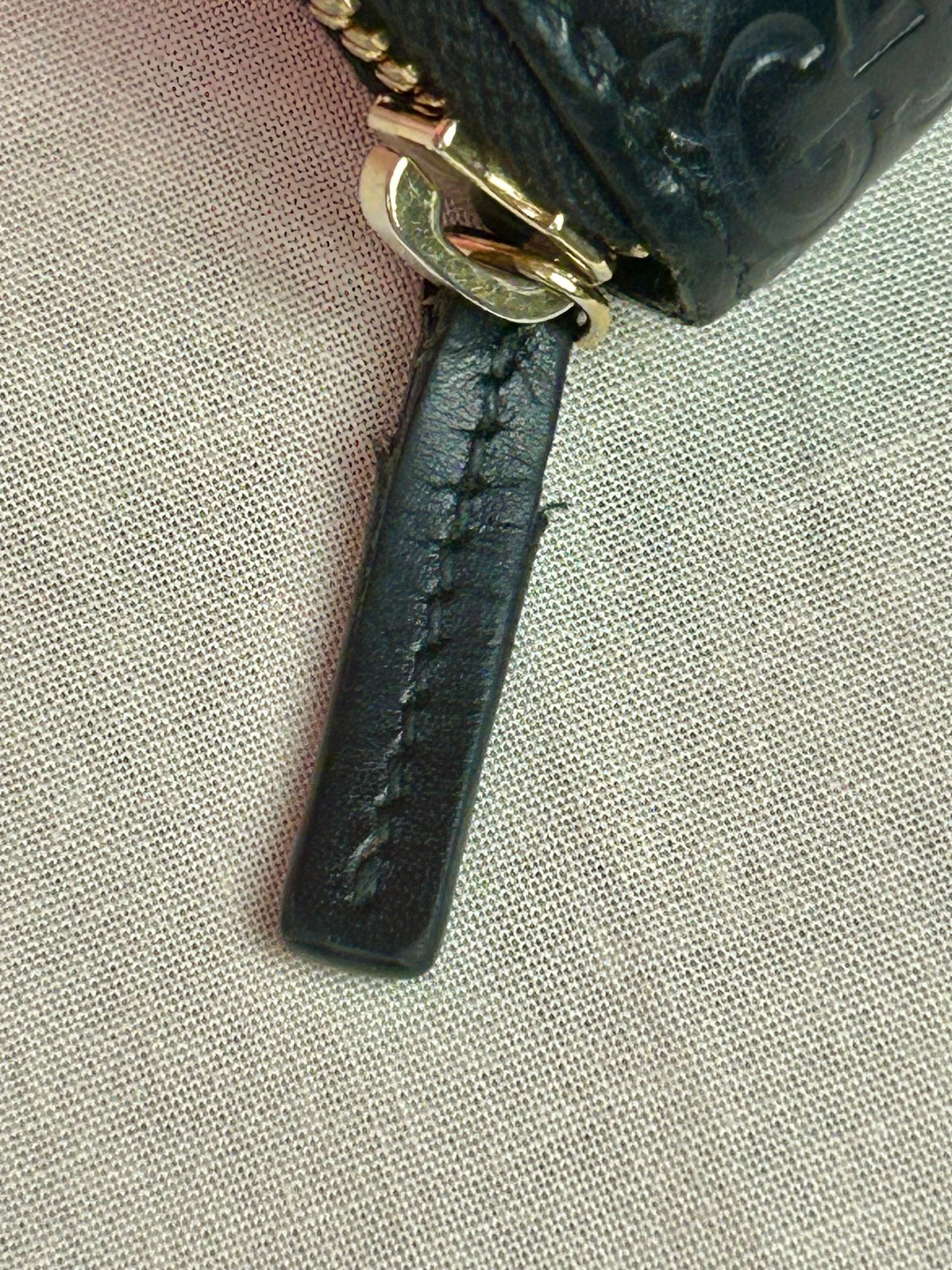 Black Gucci Zippy Wallet