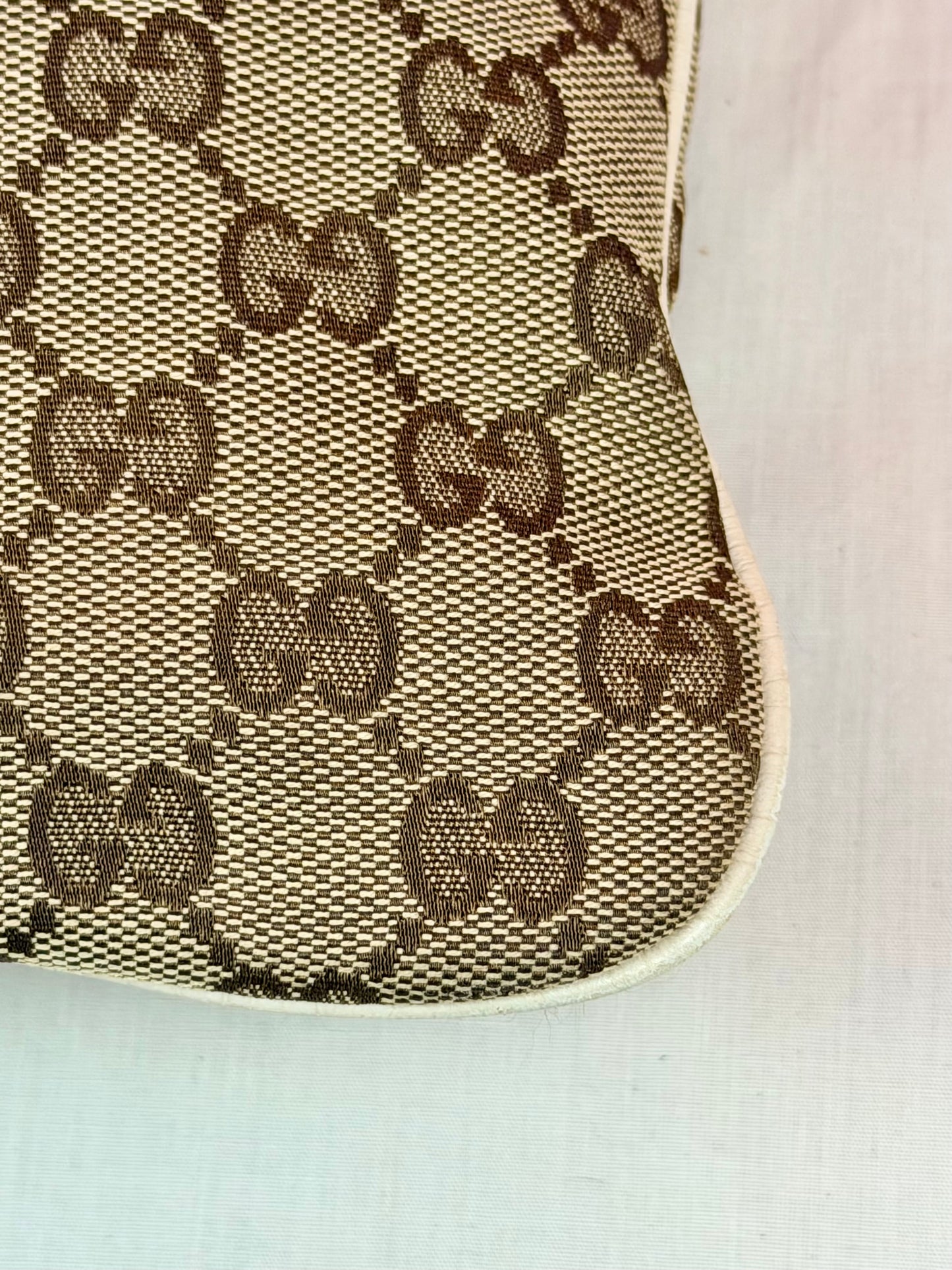 White Sherry Line Crossbody