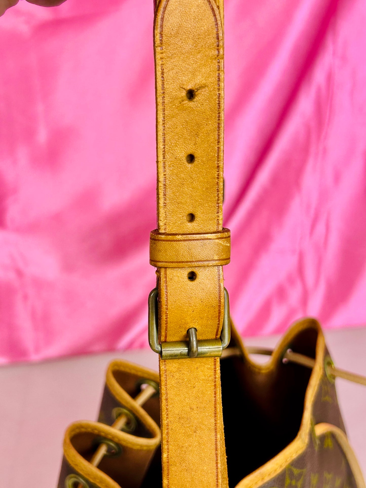 Vintage Petite Noe
