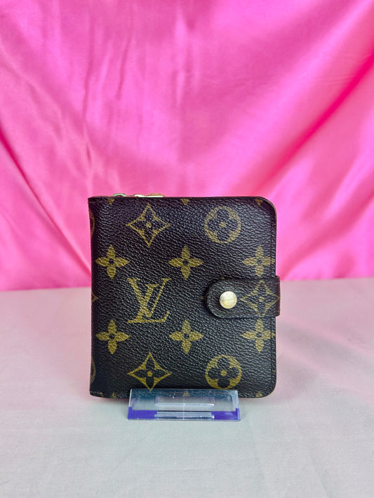 Vintage Compact Wallet