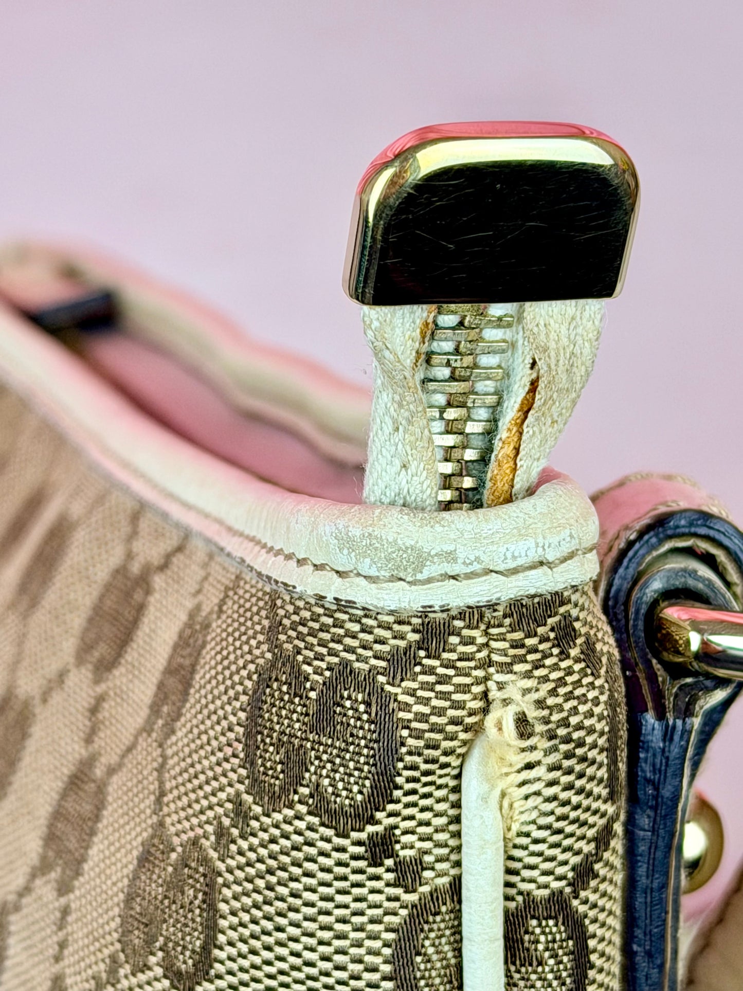 White Sherry Line Crossbody