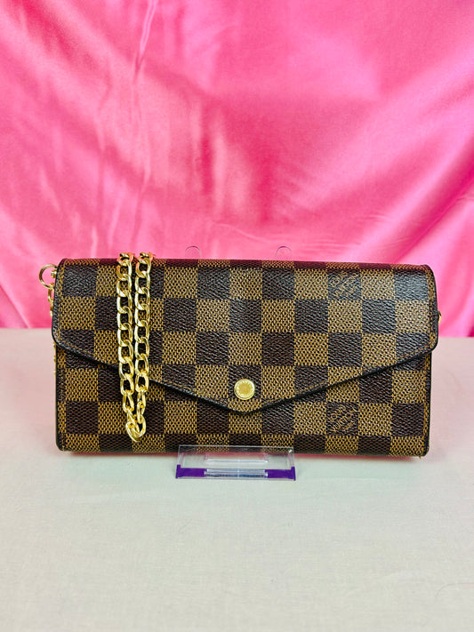 New Model Sarah Wallet in DE