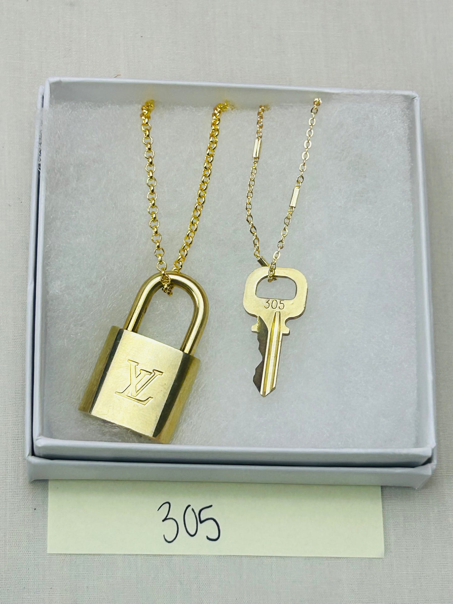 Lock and Key Necklace Set (20)