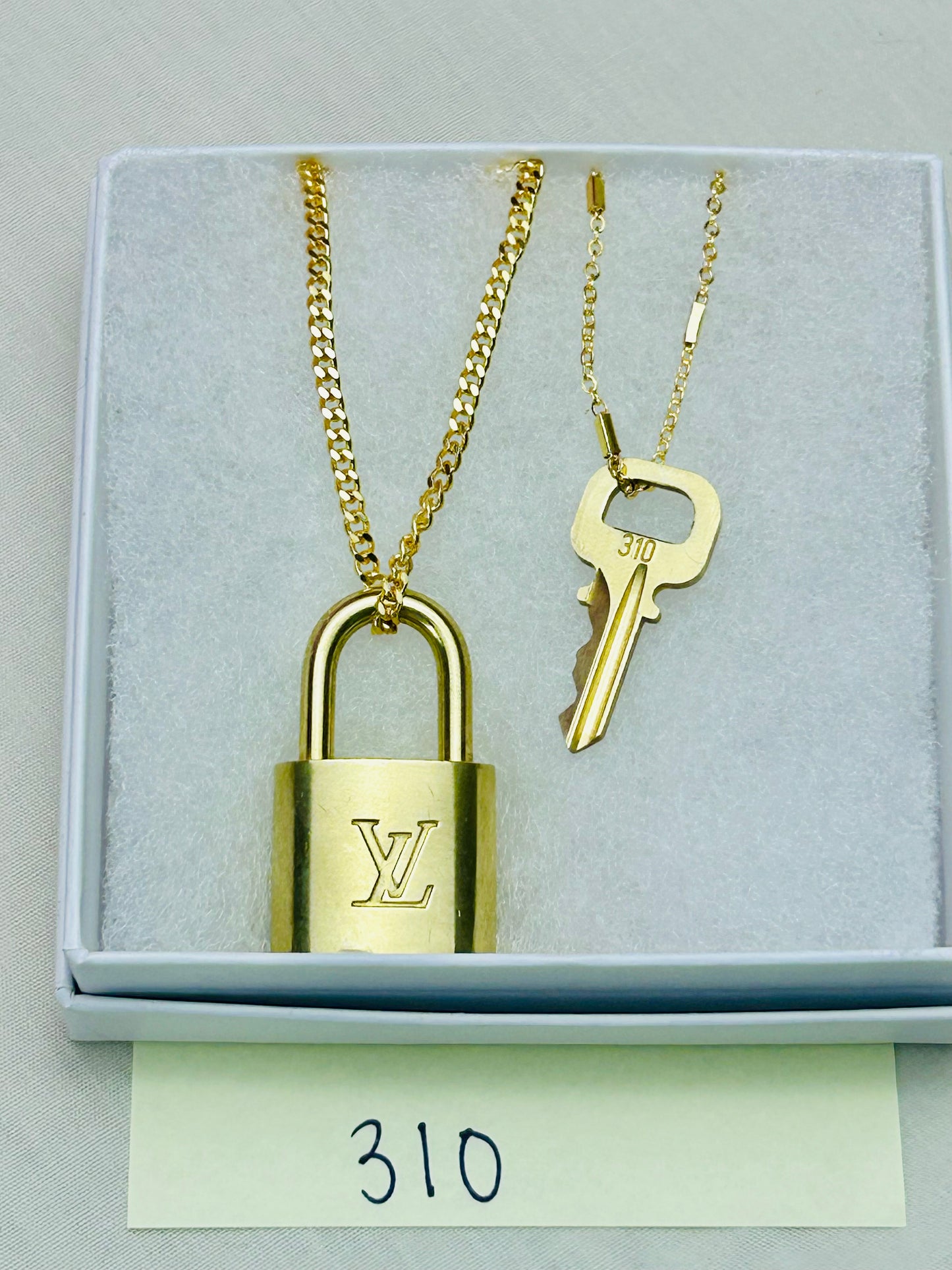 Lock and Key Necklace Set (20)