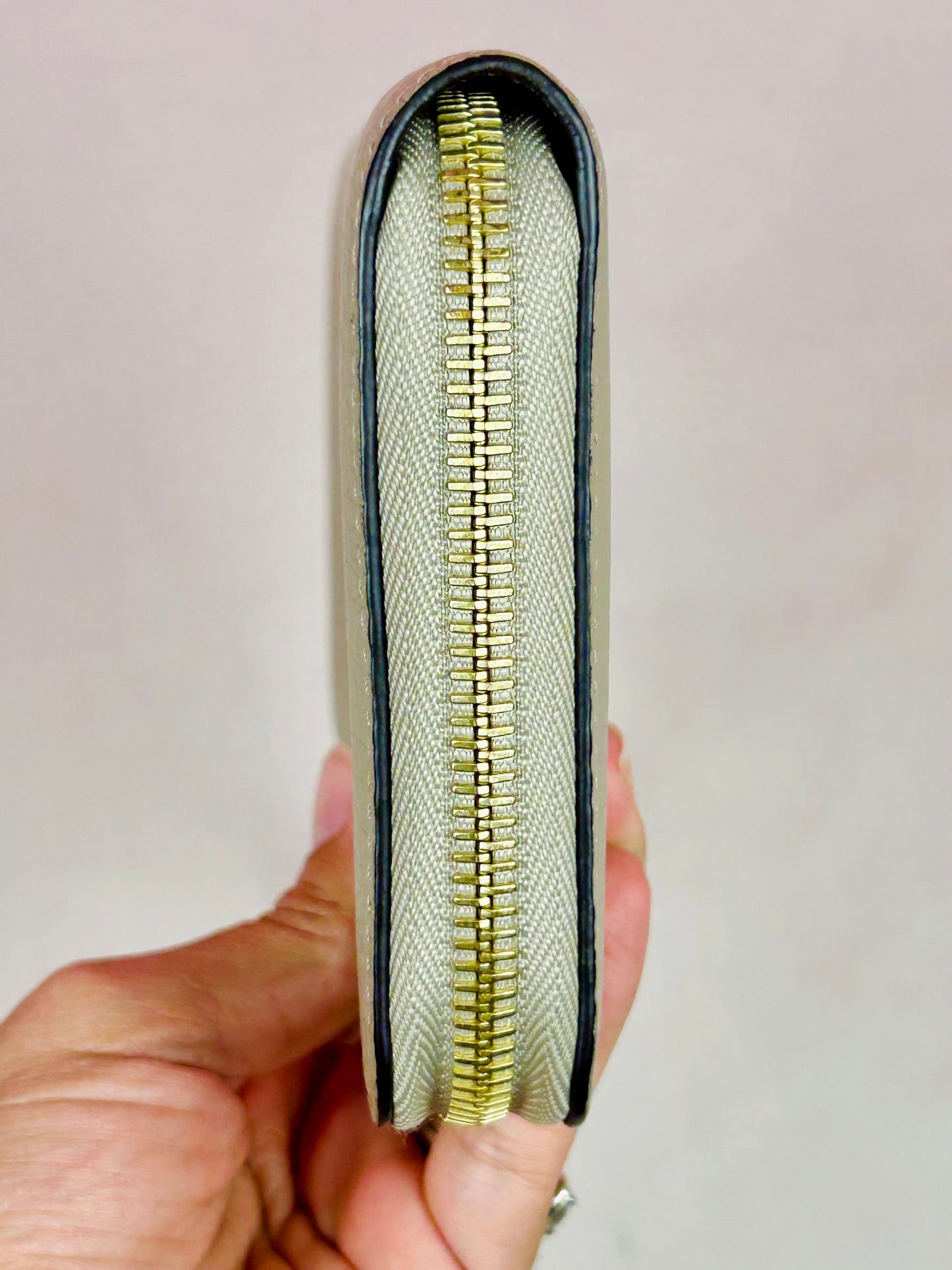 Taurillon Comet Taupe Zippy Wallet