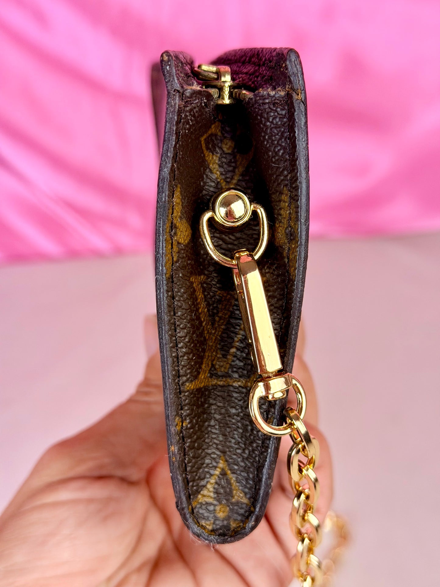 Bucket Pouch PM on Chain