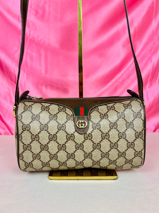 Oval Sherry Line Crossbody