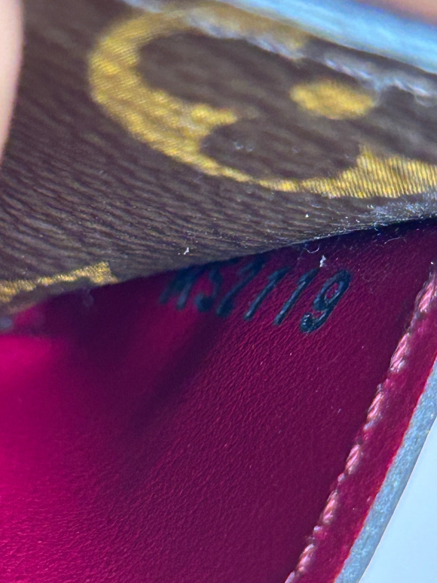 Louis Vuitton Sarah Wallet Monogram/Berry
