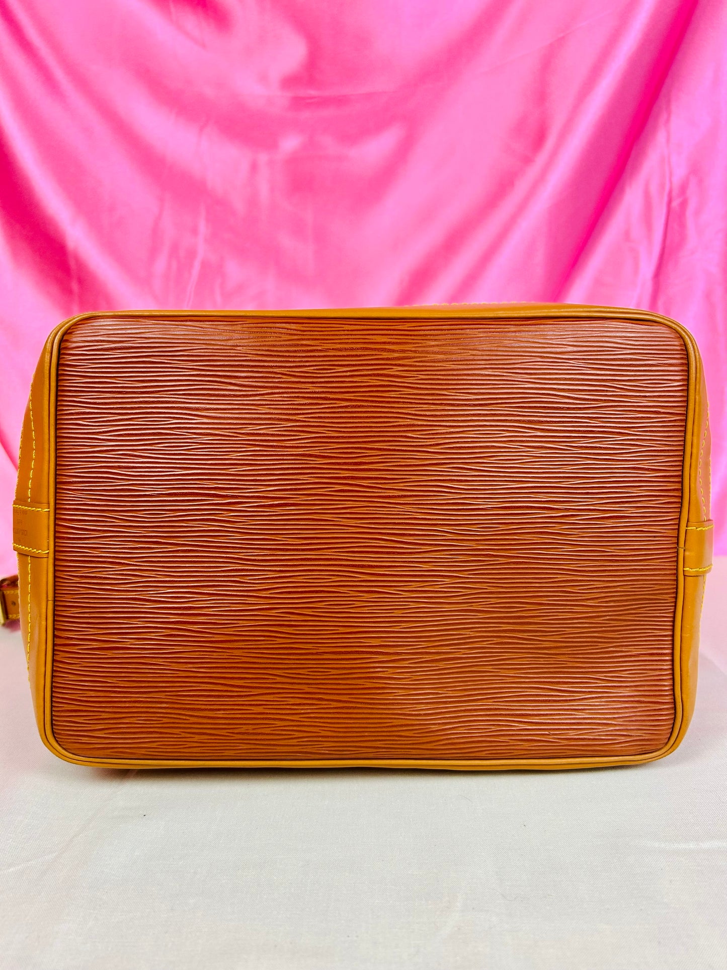Noe in Epi brown